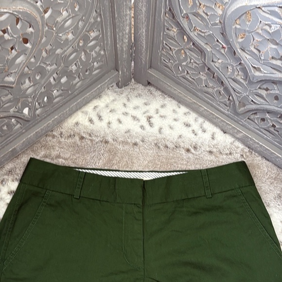 NWT! J.Crew olive green khaki shorts size 8 preppy academia gorpcore wanderlust - Picture 3 of 10